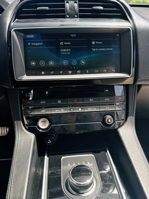 2016 Jaguar F-Pace 3.0 V6 S thumbnail 8