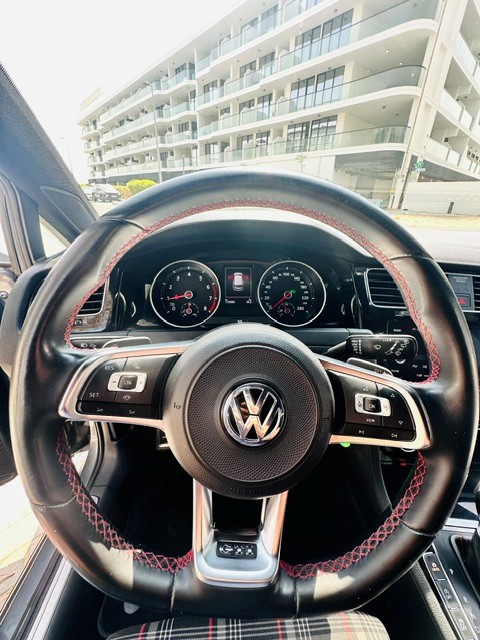 2019 Volkswagen Golf GTI 5 Door thumbnail 8